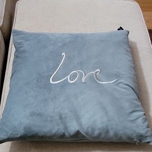 Home decor -  accent pillows
